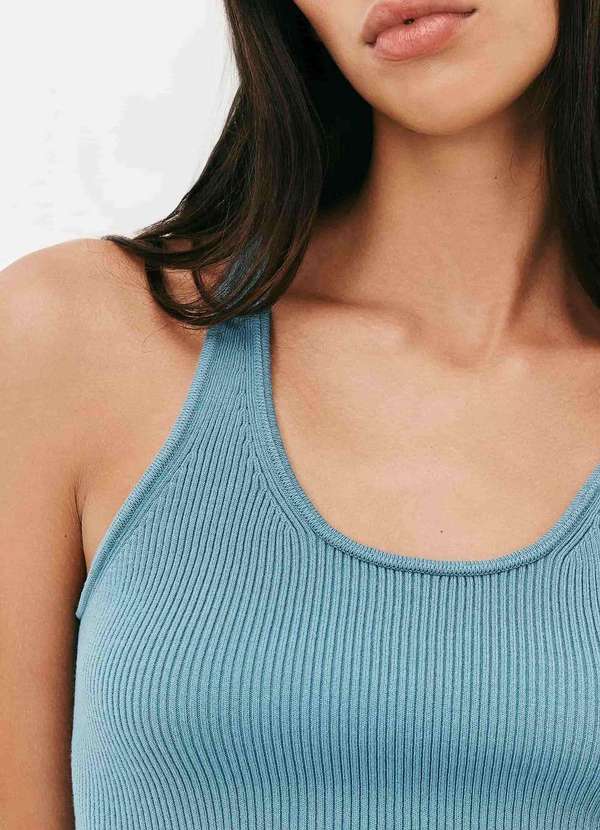 Hering - Regata Feminina Slim em Trico Leve Azul 2