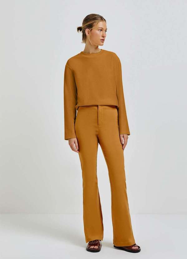 Hering - Calca Feminina Flare em Viscose com Elastano Marrom