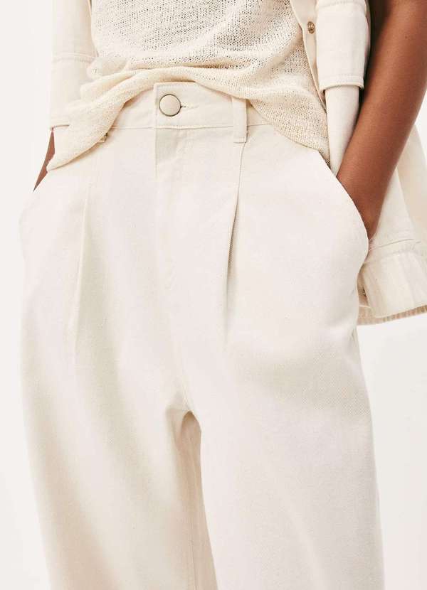 Hering - Calca Feminina Pantalona em Sarja Branco 5