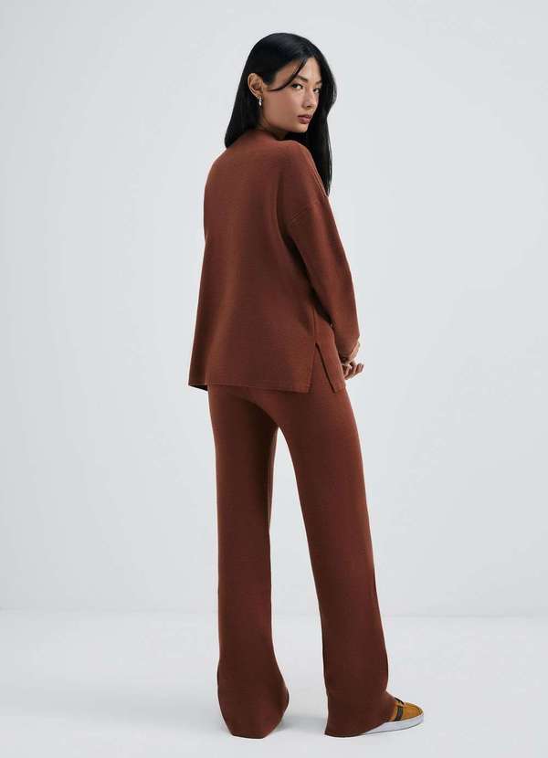 Hering - Calca Feminina Reta Cintura Alta em Trico Marrom 3