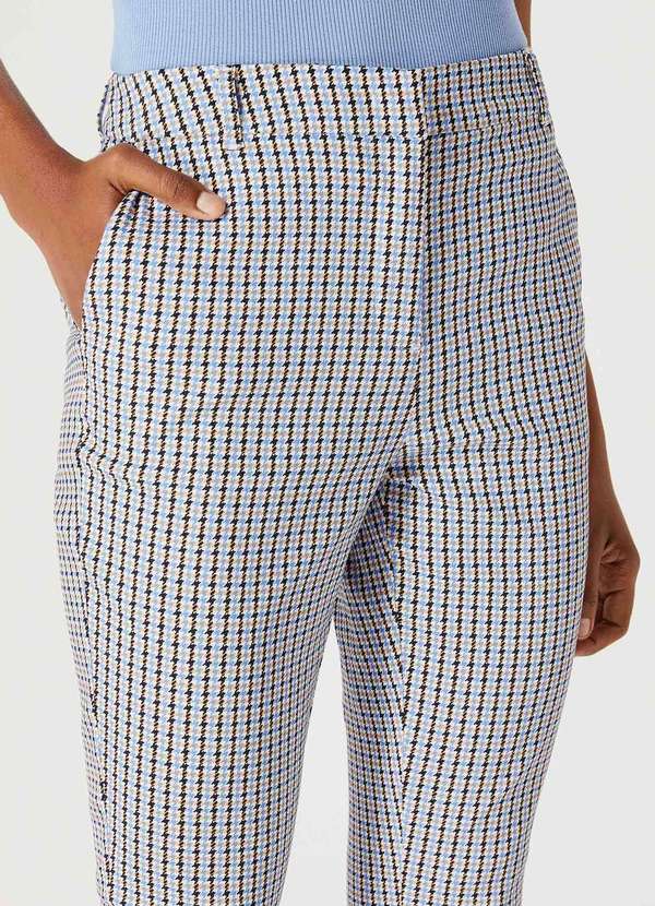 Hering - Calca Feminina Slim em Alfaiataria Azul 4