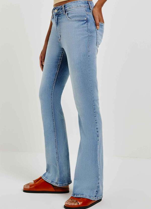 Hering - Calca Jeans Feminina Flare Cintura Media Azul 4