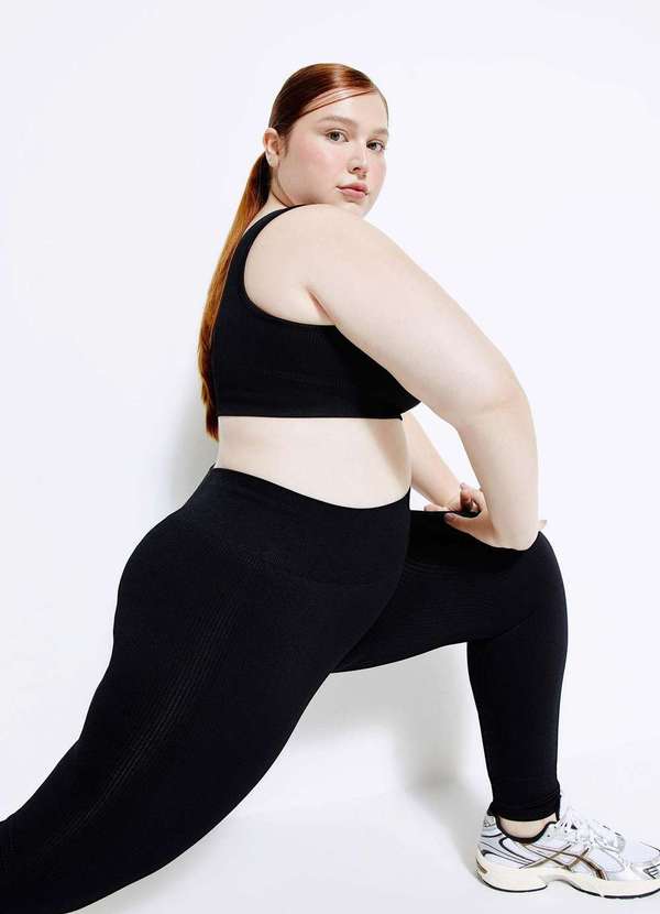 Hering - Calca Legging Esportiva Feminina sem Costura Preto 2