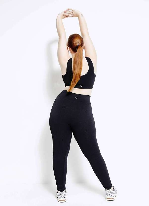 Hering - Calca Legging Esportiva Feminina sem Costura Preto 3
