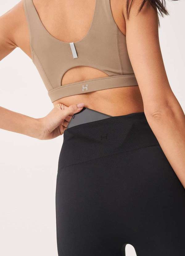 Hering - Calca Legging Feminina Esportiva sem Costura Preto 3