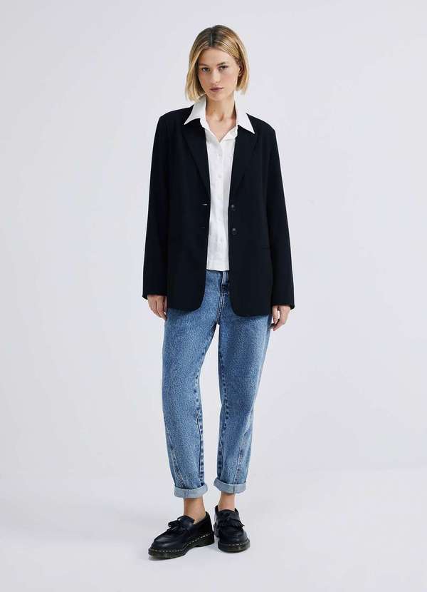 Hering - Blazer Feminino Alongado em Crepe Preto