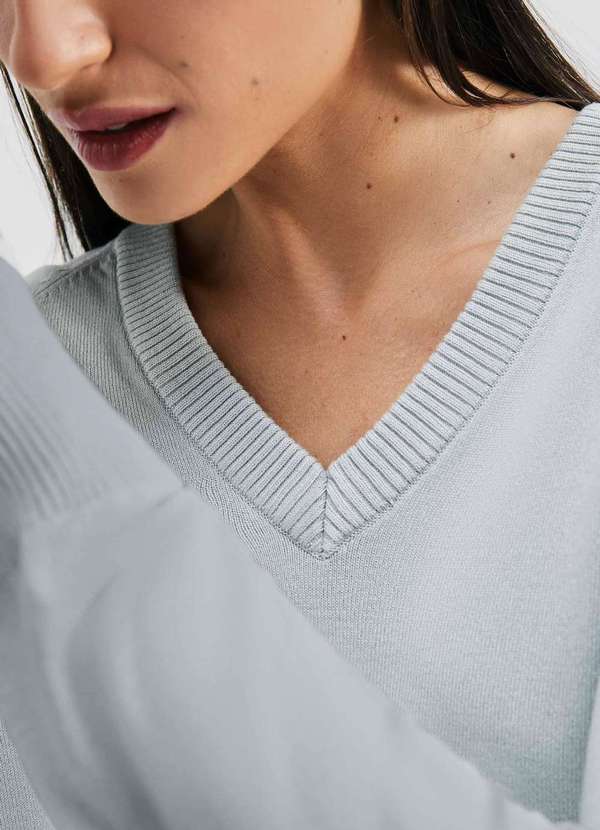 Hering - Blusao Feminino Decote V em Trico Cinza 2