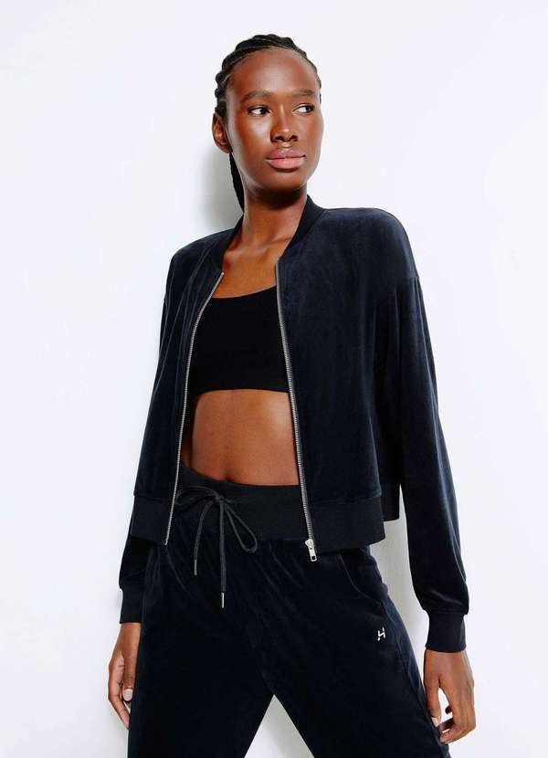 Hering Jaqueta Esportiva Feminina Bomber em Plush Preto