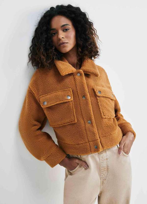 Hering - Jaqueta Feminina Peluciada com Bolsos Marrom