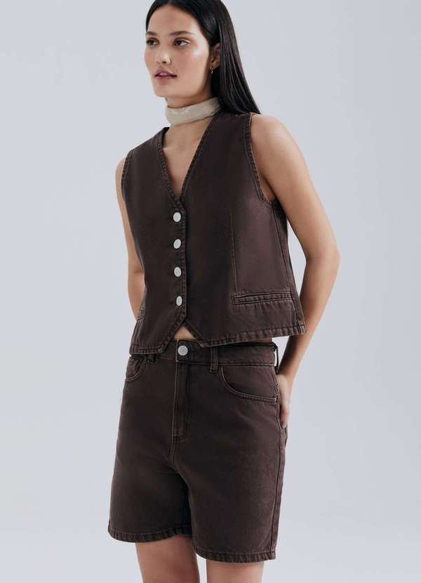 Hering - Bermuda de Sarja Feminina Estonada Marrom