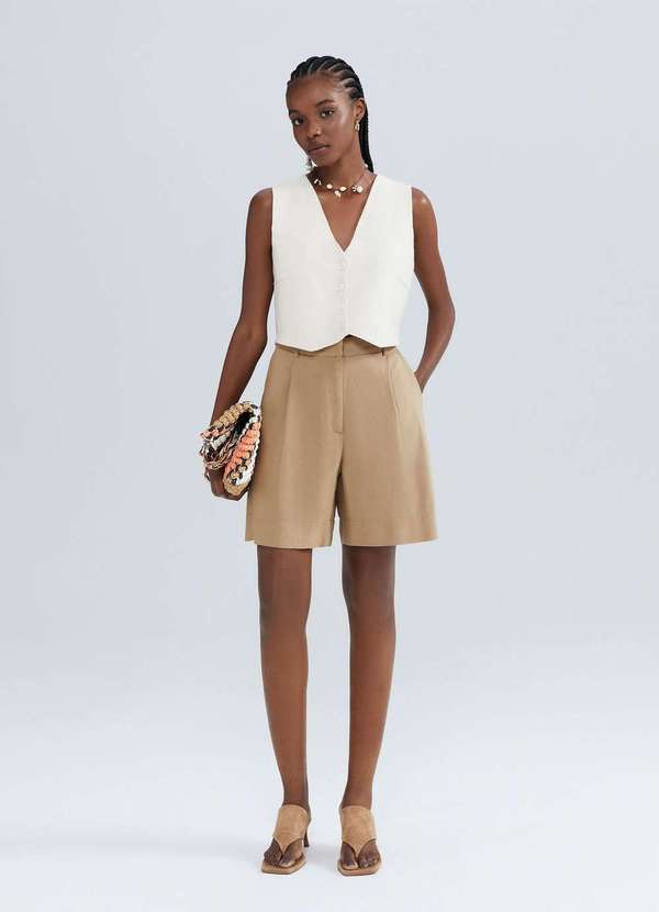 Hering - Bermuda Feminina em Alfaiataria com Linho Marrom