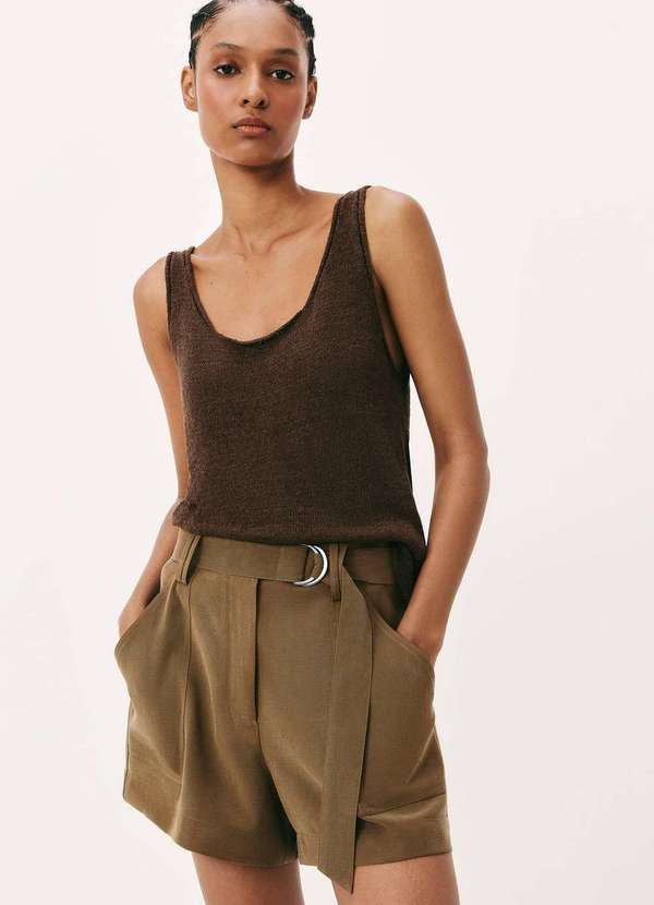 Hering - Shorts Feminino em Peach Touch com Cinto Verde 2