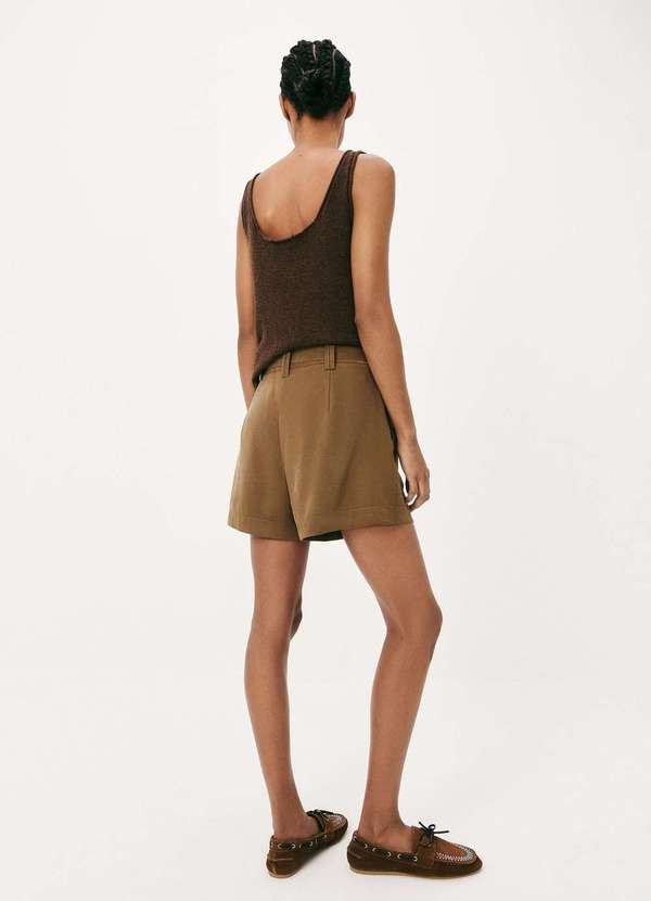 Hering - Shorts Feminino em Peach Touch com Cinto Verde 3