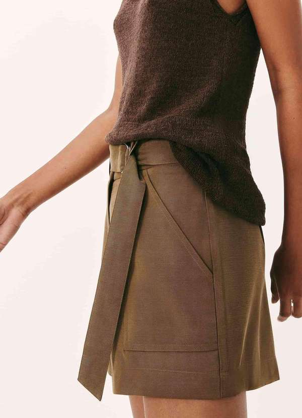 Hering - Shorts Feminino em Peach Touch com Cinto Verde 4