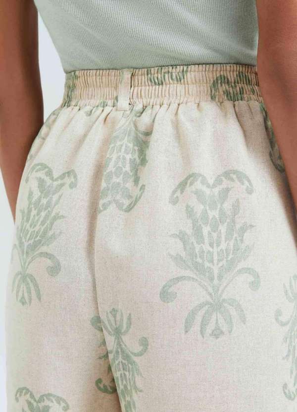 Hering - Shorts Feminino Estampado em Viscolinho Bege 4