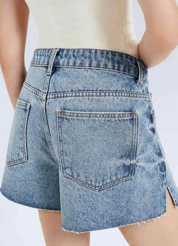 Hering - Shorts Jeans Feminino Cintura Media Azul 4
