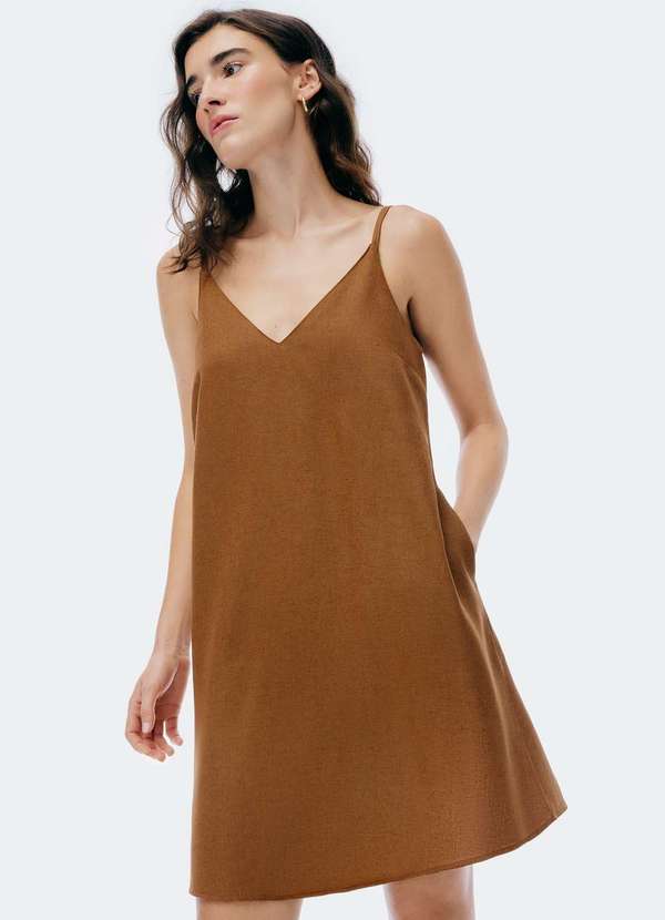 Hering - Vestido Curto em Viscolinho Marrom