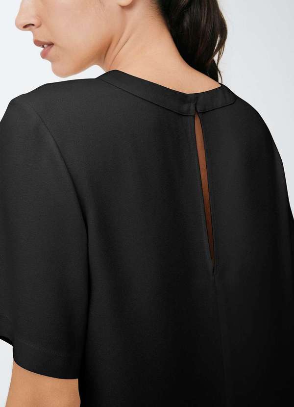 Hering - Vestido Curto em Viscose Creponada Preto 5