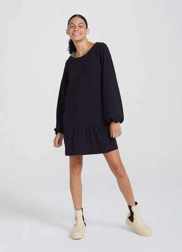 Hering - Vestido Curto Manga Longa Evase Preto