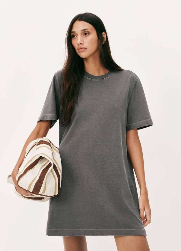 Hering - Vestido Curto Reto Estonado Preto 4