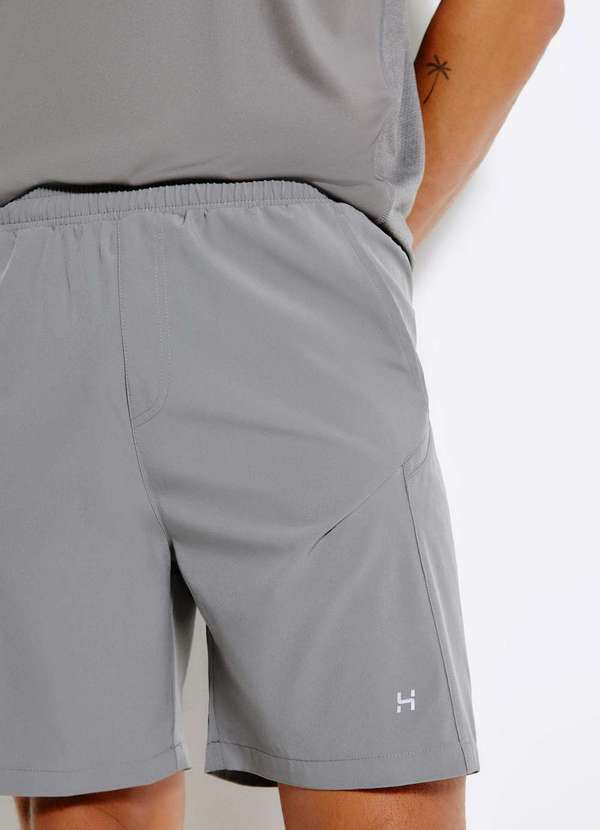 Hering - Bermuda Esportiva Masculina com Recorte Cinza 2