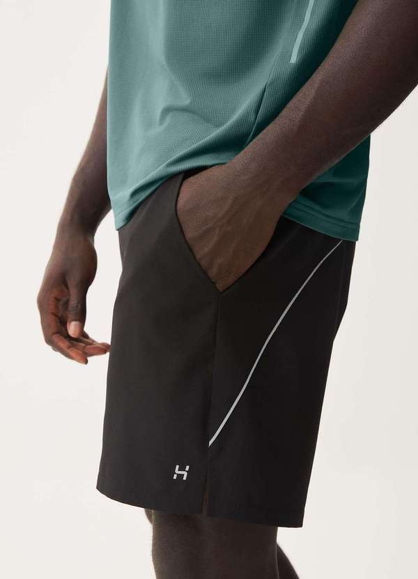 Hering - Bermuda Esportiva Masculina Runner Easy Care Preto 2