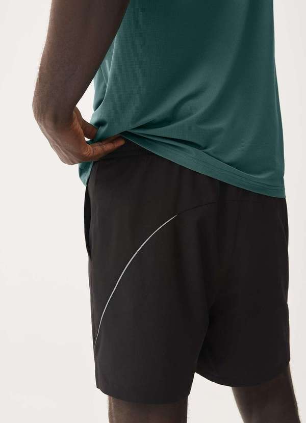 Hering - Bermuda Esportiva Masculina Runner Easy Care Preto 3