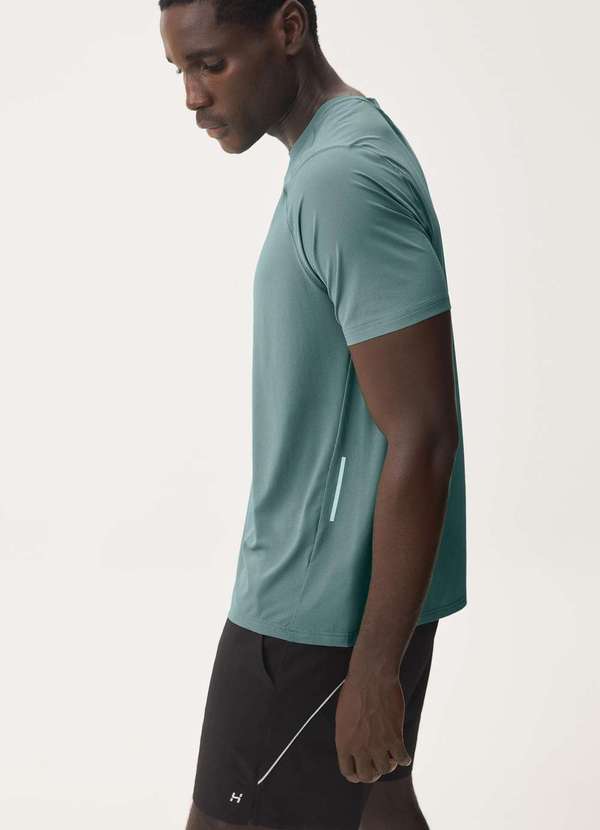 Hering - Bermuda Esportiva Masculina Runner Easy Care Preto 4