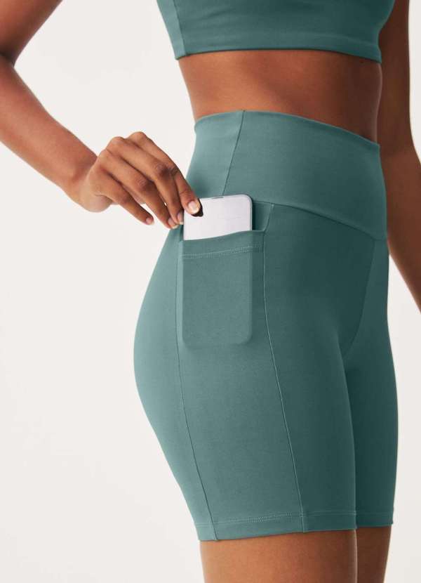 Hering - Bermuda Feminina Esportiva Biker com Fio Lycra Verde 4