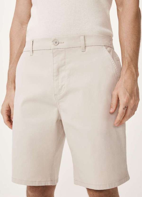 Hering - Bermuda Masculina Chino em Sarja Peletizada Marrom 2