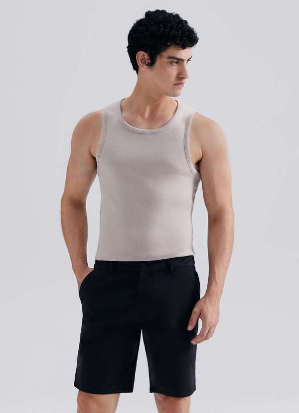 Hering - Bermuda Masculina Chino em Sarja Peletizada Preto