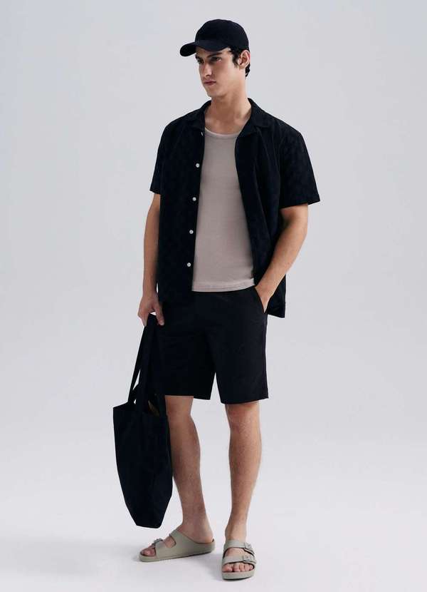 Hering - Bermuda Masculina Chino em Sarja Peletizada Preto 2