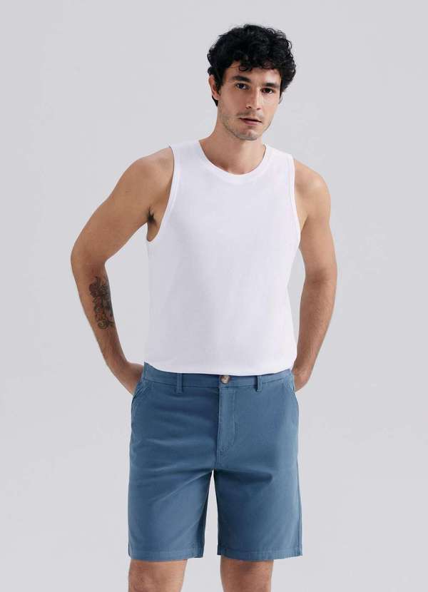 Hering - Bermuda Masculina Chino em Sarja Peletizada Azul