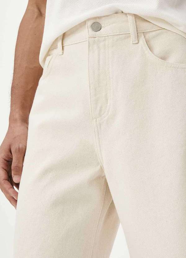 Hering - Bermuda Masculina Reta em Sarja Bege 2