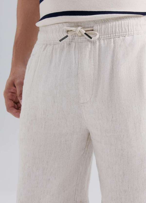 Hering - Bermuda Masculina Texturizada com Linho Bege 2