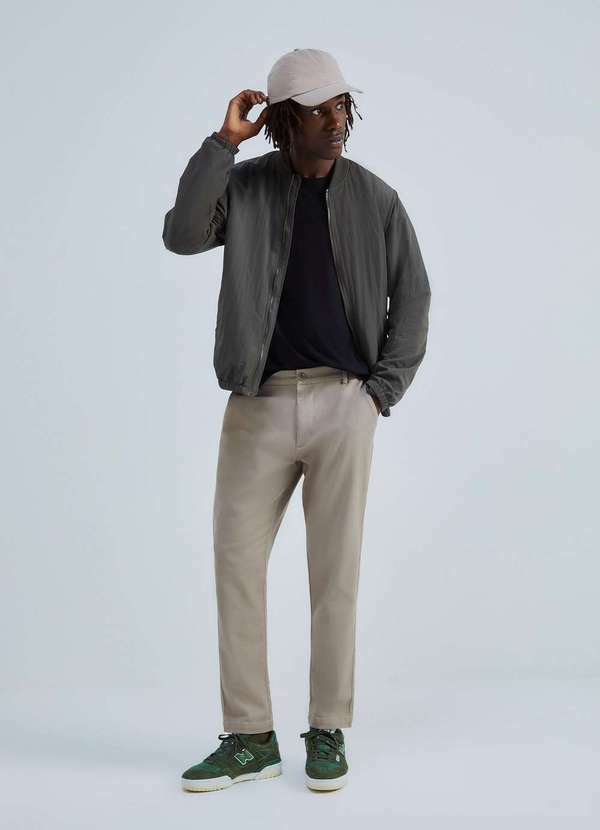 Hering - Calca em Sarja Masculina Taper Chino Peach Touch Bege