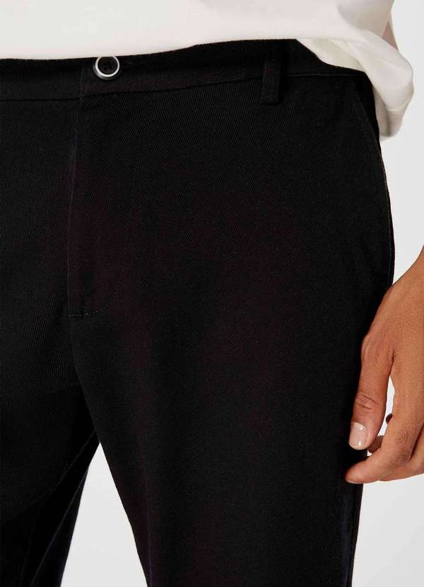 Hering - Calca em Sarja Masculina Taper Chino Peach Touch Preto 5