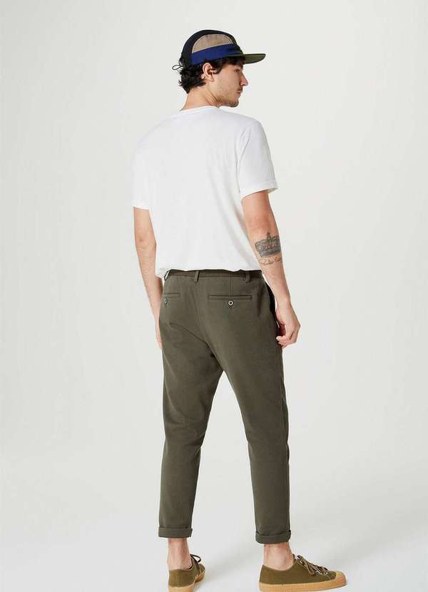 Hering - Calca em Sarja Masculina Taper Chino Peach Touch Verde 4