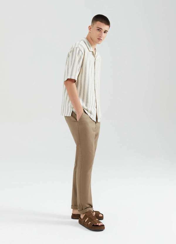 Hering - Calca Masculina Chino em Sarja Bege