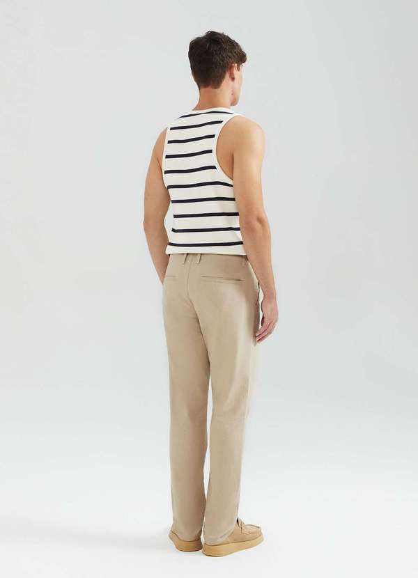 Hering - Calca Masculina Reta em Sarja Texturizada Bege 4