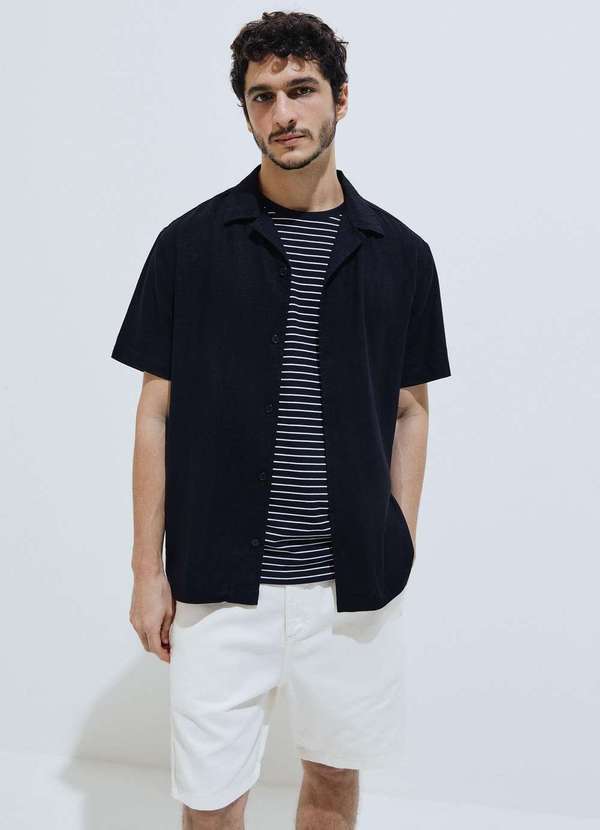Hering - Camisa Masculina Manga Curta em Viscolinho Preto
