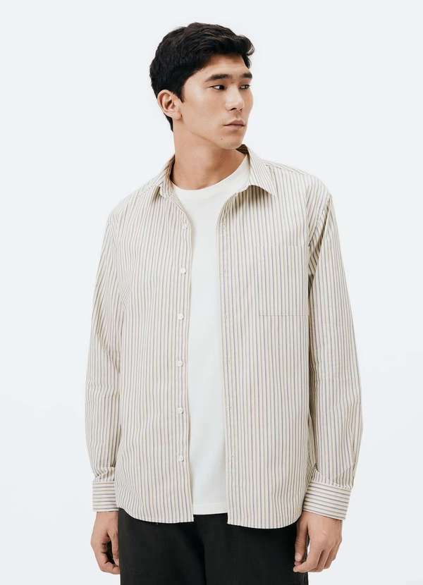 Hering - Camisa Masculina Regular em Fio Tinto Listrado Branco