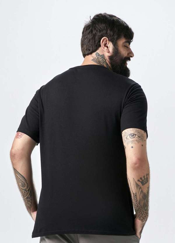 Hering - Camiseta Basica Manga Curta Masculina em Malha Preto 3