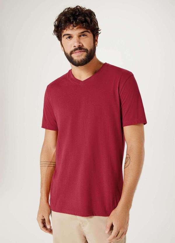 Hering - Camiseta Basica Masculina Manga Curta com Decote V World Vermelho