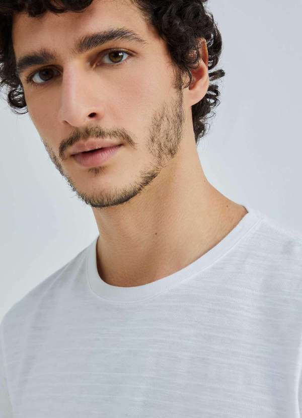 Hering - Camiseta Masculina Manga Curta em Malha Texturizada Branco 2