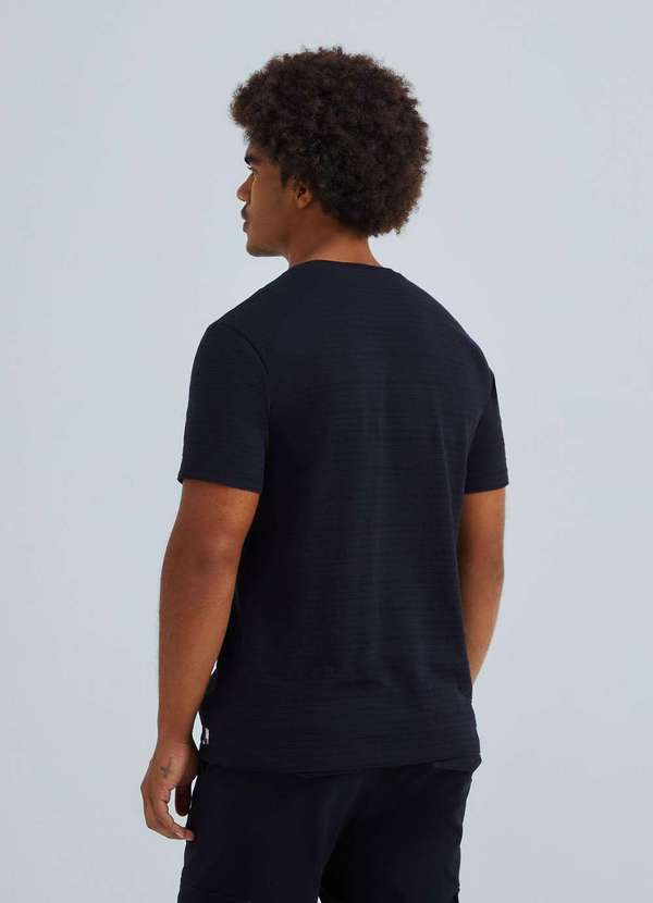 Hering - Camiseta Masculina Manga Curta em Malha Texturizada Preto 3