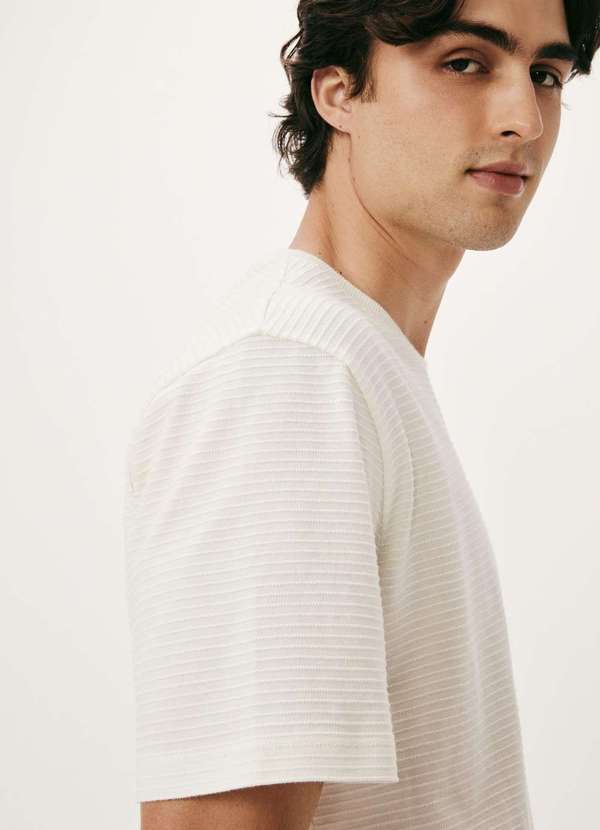 Hering - Camiseta Masculina Regular Texturizada Nude 2