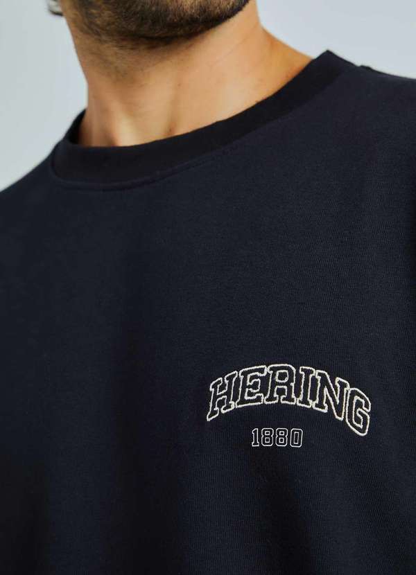 Hering - Camiseta Masculina Relaxed Manga Curta com Bordado Preto 2