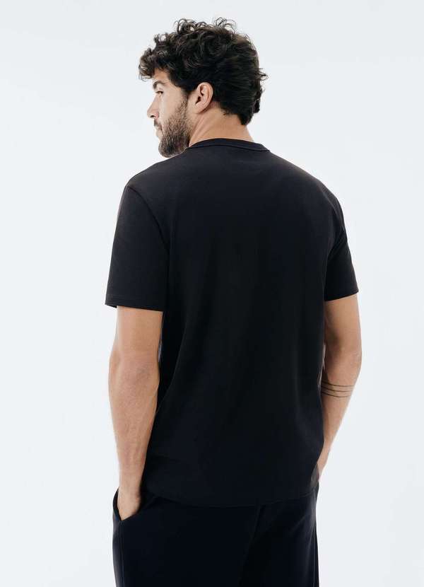 Hering - Camiseta Masculina Texturizada em Algodao Peruano Preto 3