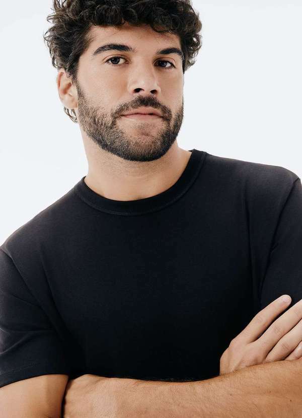 Hering - Camiseta Masculina Texturizada em Algodao Peruano Preto 4